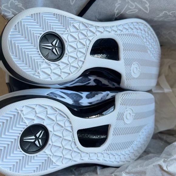 KOBE 8 VIII PROTRO - Picture 3 of 5